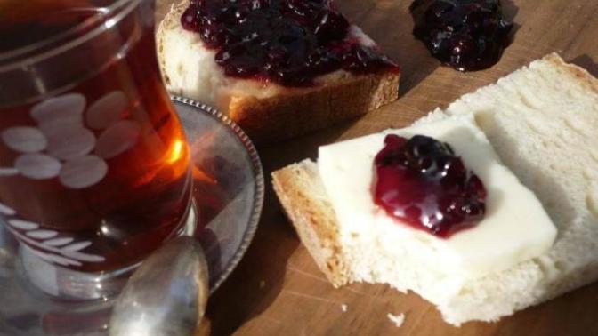 Kahvaltıda en çok tükettiğiniz Tereyağı-Reçel mi Kaymak-Bal mı?