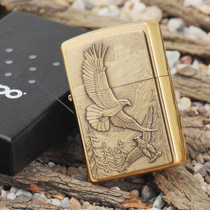 Resimdeki Zippo Çakmak?