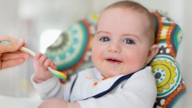 7 aylık bebeğimi mama sandalyesine oturtabilir miyim?