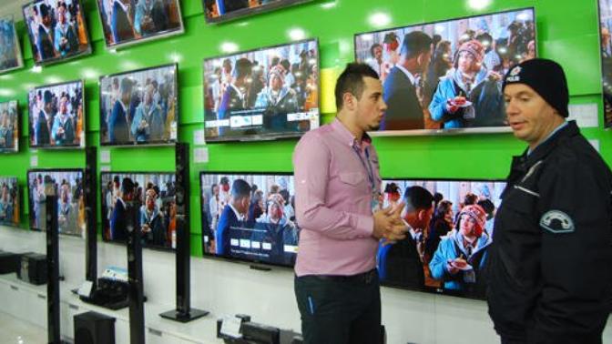 Teknosa mı, Vatan mı, MediaMarkt mı yoksa Bimeks mi daha iyi?