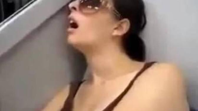 Toplu taşımalarda uyuma numarası yapan var mı?
