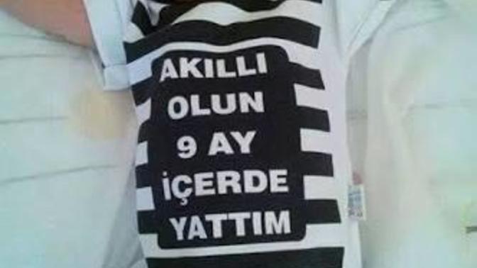 Yazılı bebek kıyafetlerini beğeniyor musunuz?