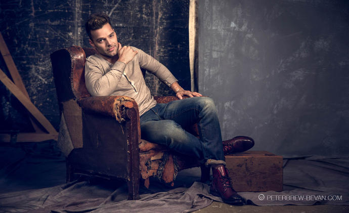 Ricky Martin Kürt kökenli İsveçli ressam sevgilisi Jwan (Civan) Yosef ile nişanlandı ne düşünüyorsunuz (resimli)?