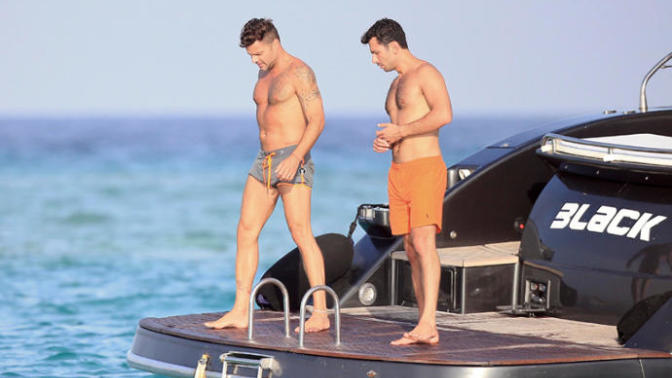Ricky Martin Kürt kökenli İsveçli ressam sevgilisi Jwan (Civan) Yosef ile nişanlandı ne düşünüyorsunuz (resimli)?