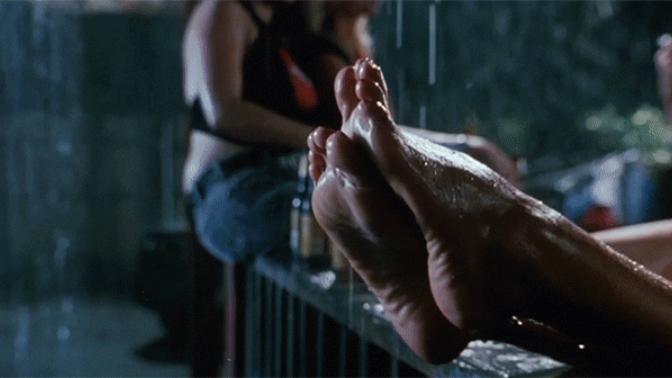 Footjob sevenler  var mı 😎?