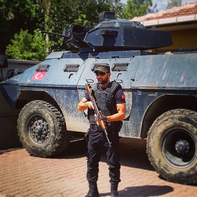 Polis olan biriyle evlenmek ister miydiniz?