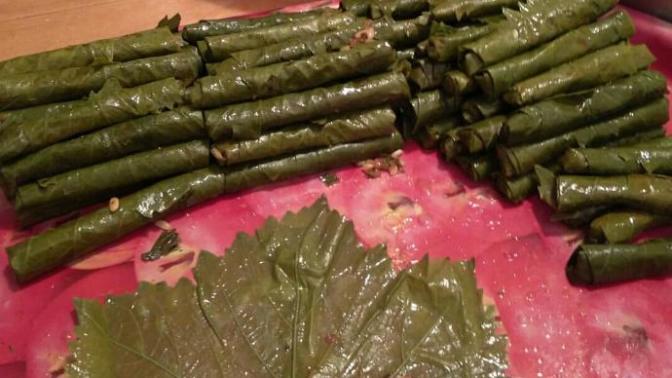 Yaprak sarması sever misiniz? Peki ya sarma sarmayı sever misiniz?
