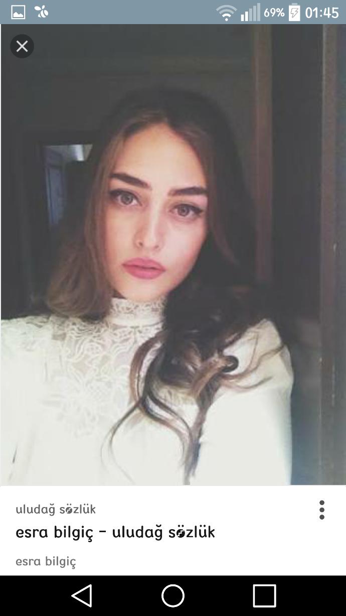 Sizce Esra Bilgiç güzel mi ( resimli ) ?