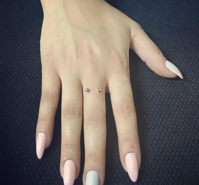 PARMAK PİERCING'İ YAPTIRMAK ISTIYORUM?