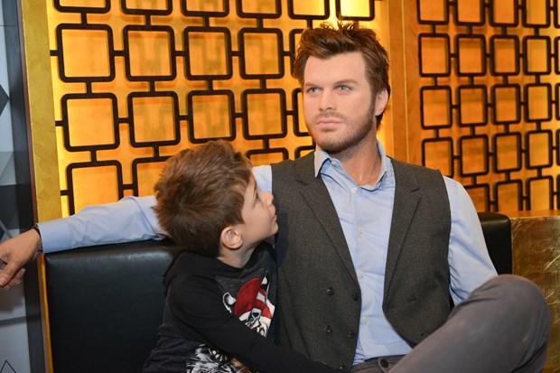 Sizce Kıvanç Tatlıtuğ ve Beren Saat'in balmumu heykelleri benzer çıkmış mı? Beğendiniz mi?