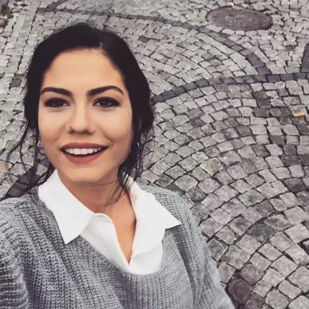 Demet Özdemir (resimli) güzel mi?