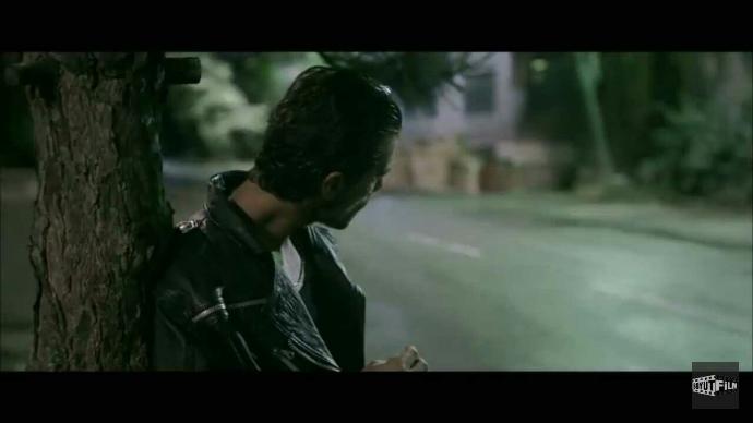 Sadece Sen filmi Alin'in montu veya ceketi ??