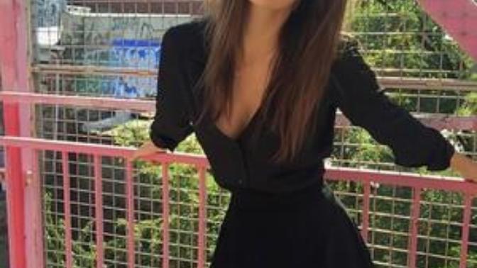 Bu kız güzel mi yüz olarak değilse neden degil?