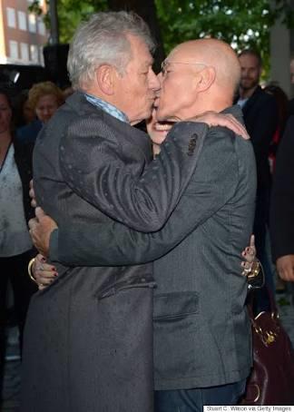 Vaaay be Gandalf Gay miş Ne düşünüyorsunuz?