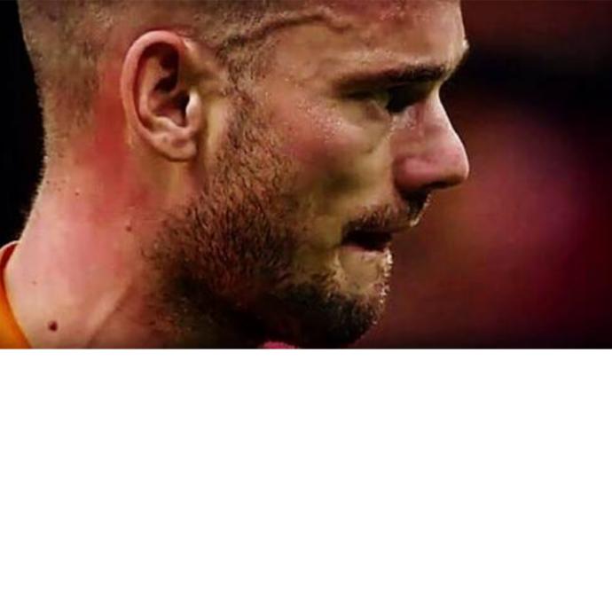 Wesley Sneijder Hakkında  Ne  Düşünüyorsunuz? Alnındaki Damarları  Enteresan Değilmi?