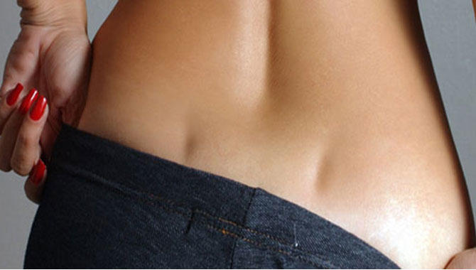 Bayanlarda kalça gamzesi cok tatlı ve seksi durmuyor mu sizce?