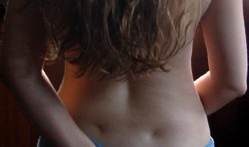 Bayanlarda kalça gamzesi cok tatlı ve seksi durmuyor mu sizce?