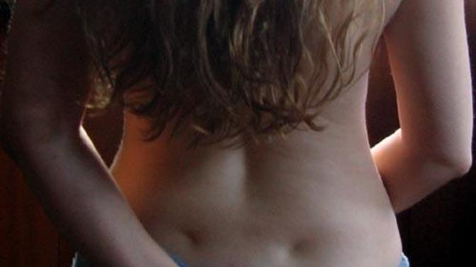 Bayanlarda kalça gamzesi cok tatlı ve seksi durmuyor mu sizce?