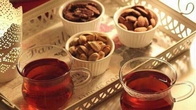 Sizin evde çayı kim ikram eder 🍵😃?