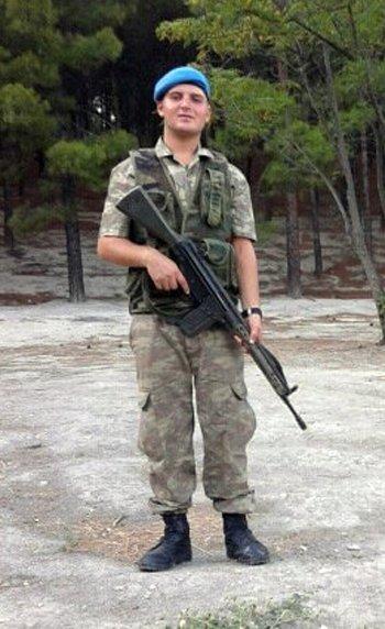Arkadaşlar Askermi Polismi ?