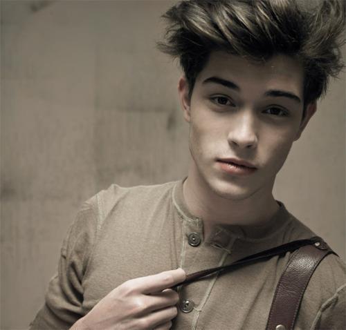 Francisco Lachowski mi? Leonardo DiCaprio (gençliği) mi?