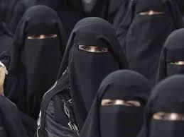 12 yaşındaki kız çocuğunun çarşafa girmek istemesi normal mi?