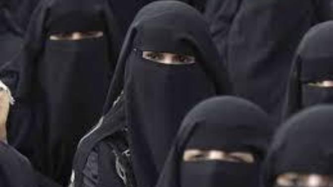 12 yaşındaki kız çocuğunun çarşafa girmek istemesi normal mi?