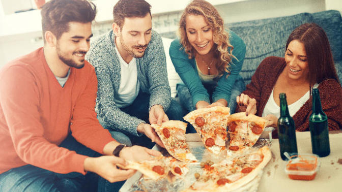 Sevgiliniz, arkadaş ortamında size nasıl davransın istersiniz?