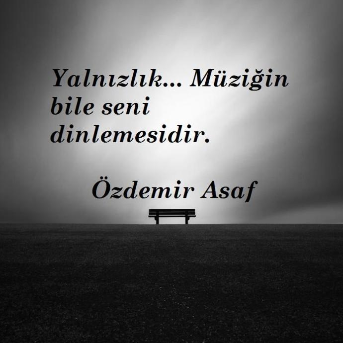 Hiç kalabalıklar arasında kendinizi yalnız hissettiğiniz oldu mu?