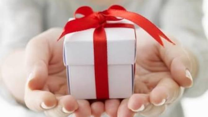 Sevdiklerimize hediye almak yerine para versek nasıl olur?
