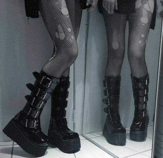 Black metal dinliyormusunuz?