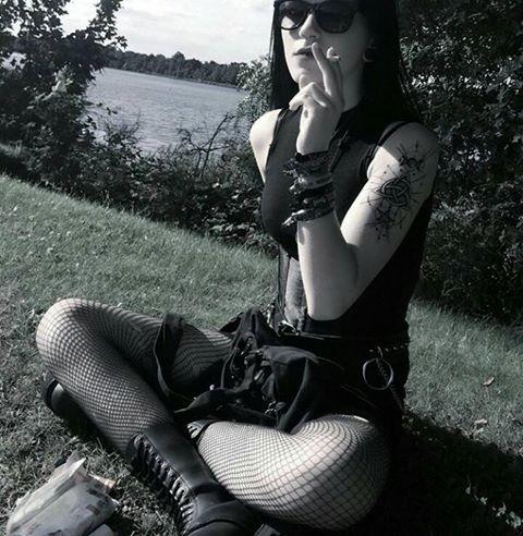 Black metal dinliyormusunuz?
