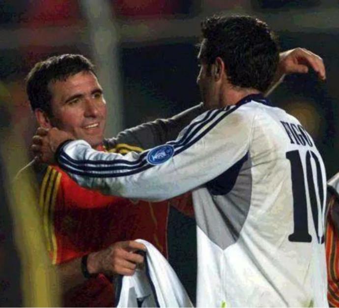 Portekiz tarihinin en iyi futbolcusu kimdir?luis figo mu c.ronaldo mu?