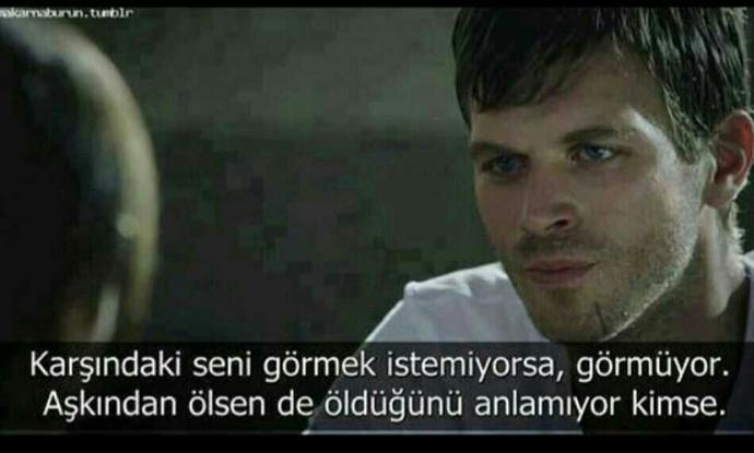 sevdiğin insan seni sevmiyorsa-istemiyorsa ondan vaz mı geçersin?