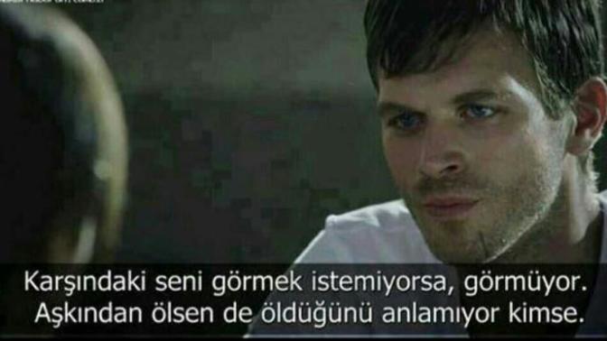 Sevdiğin insan seni sevmiyorsa-istemiyorsa ondan vaz mı geçersin?