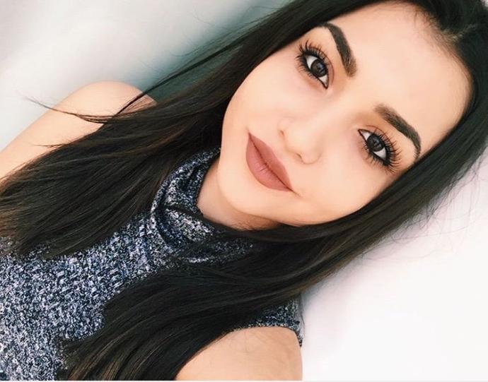 Hande Erçel'e aşırı benzemiyor mu😱?