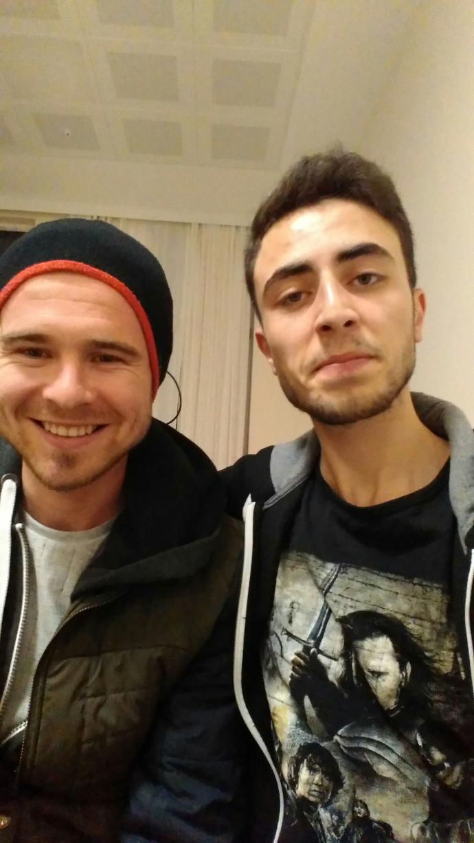 Brad Pit'e benzeyen birini görseniz ne yapardınız?