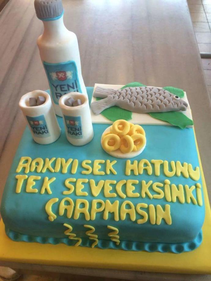 Bir adama 4 kadın düşer; Anası, bacısı, karısı, kızı gerisi pezevenkliğe girer. Sizce?