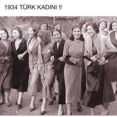 Sizce toplum şeriatçılar ve laikliği savunan kesim diye ikiye mi ayrılıyor?