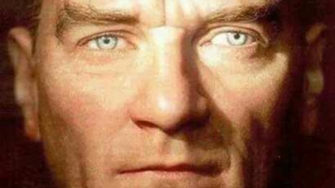 Atatürk'ün bir gözü neden diğer göze göre farklı noktada duruyor? şaşılık mı vardı? ?