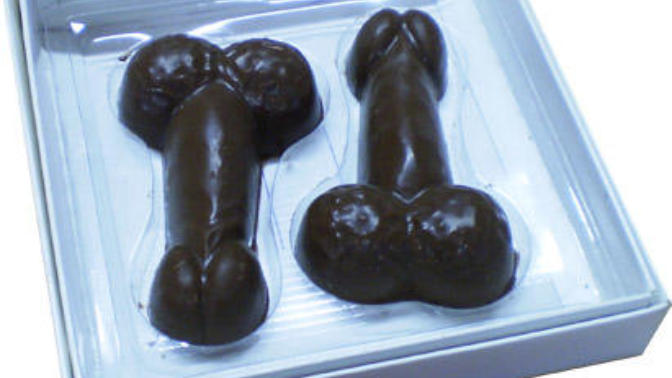 Penis Şeklinde Çikolata Yemek İsteyen :D?