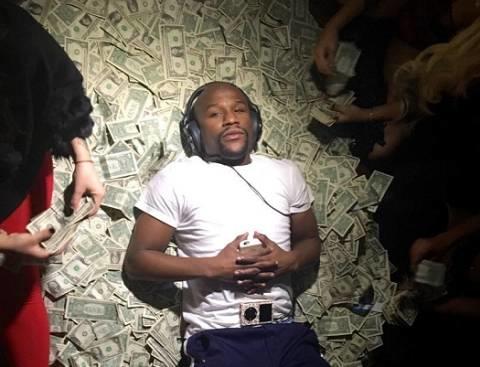 floyd mayweather ve serveti hakkında ne düşünüyosunuz?