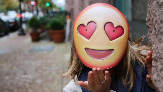 2016'nın emojisi hangisi?