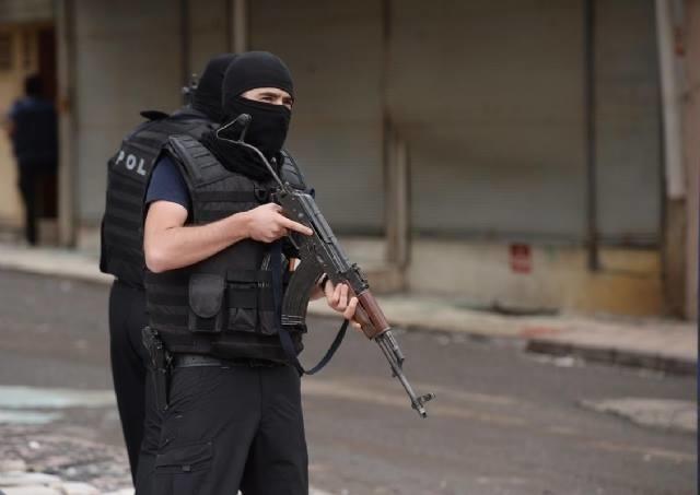Polis-Asker evliliği?