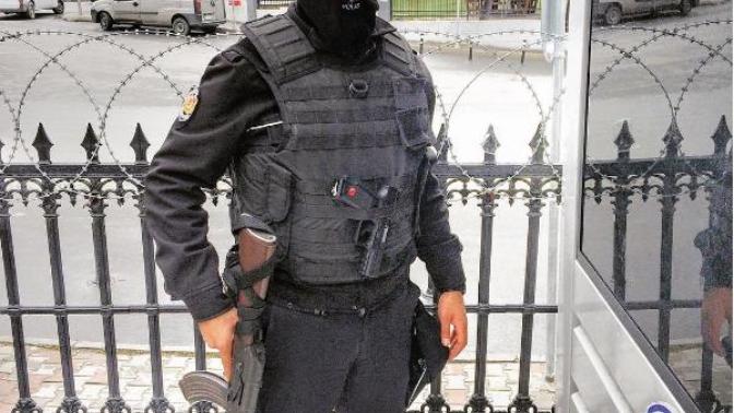 Polis-Asker evliliği?