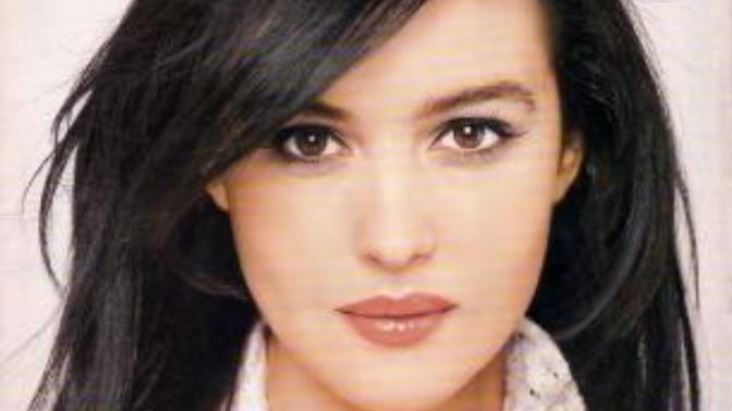 Monica Belluci nin nesi müthiş güzel?