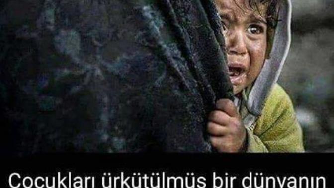 Çocukları ürkütülmüş bir dünyanın rengi mavi olsa ne yazar, olmasa ne?