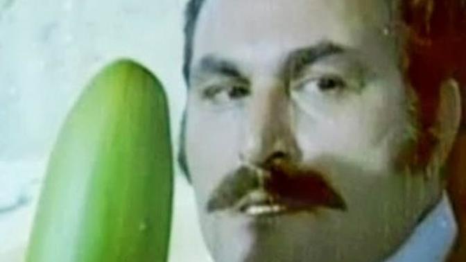 Ks nin size gönderdiği hediye paketinden Hıyar çıksa ve 'Bu hıyarı tuzlayarak da yiyebilirsin' notu çıksa ne yaparsınız?