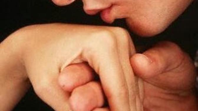 Erkekler, Elleri narin ve pürüzsüz olan bir kadın sizin için ne anlam ifade ediyor?