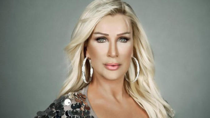Seda Sayan sizce de çok sexy değil mi?